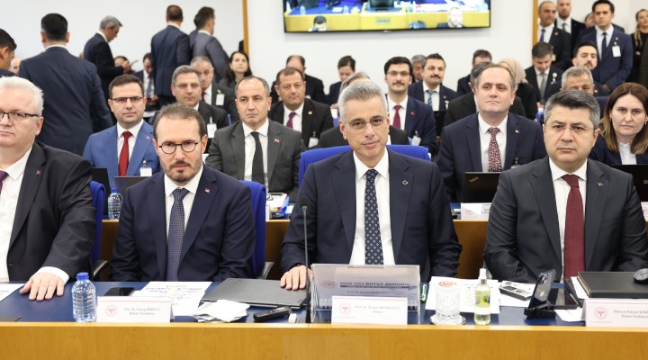 Komisyonda Sağlık Bakanı Memişoğlu'na protesto!