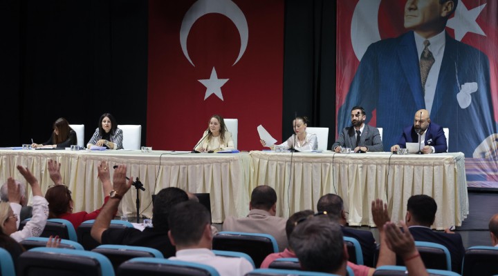 Konak Meclisi'nde Başkan Tugay'a destek açıklaması