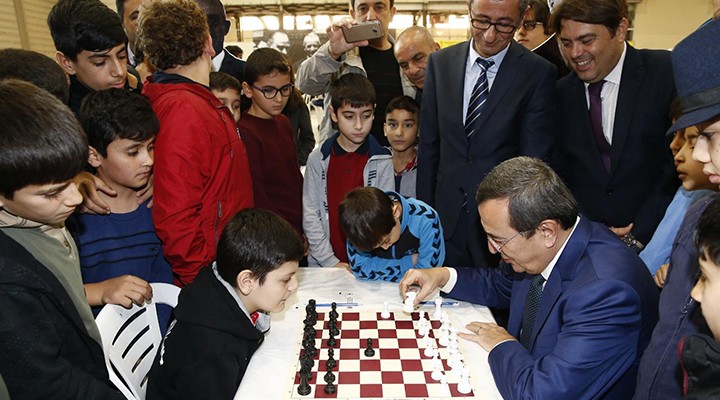 Konak'ta satranç heyecanı