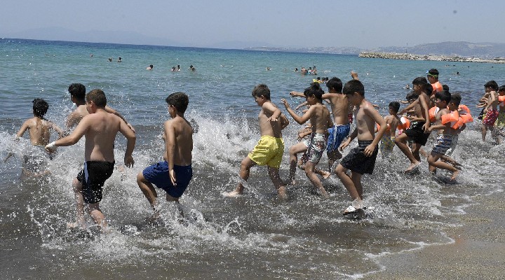 Kuşadası Belediyesi Nusaybinli çocukları ilk kez denizle buluşturdu