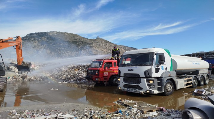 Kuşadası Belediyesi'nden Söke'deki yangını söndürme çalışmalarına destek