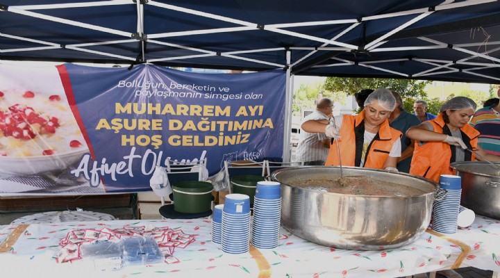 Kuşadası Belediyesi'nden aşure ikramı!