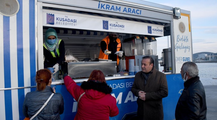 Kuşadası Belediyesi'nden çorba ikramı!