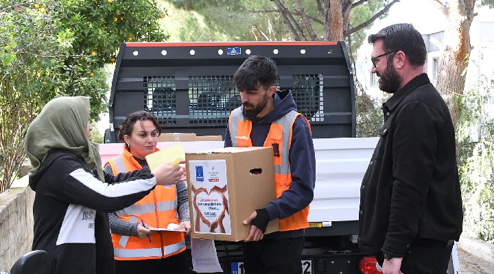 Kuşadası Belediyesi ramazan yardımlarını sürdürüyor