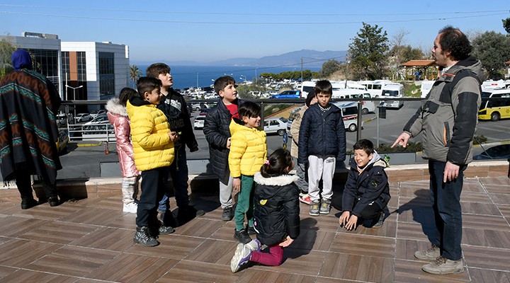 Kuşadası'nda depremzede çocuklara yaratıcı drama eğitimi