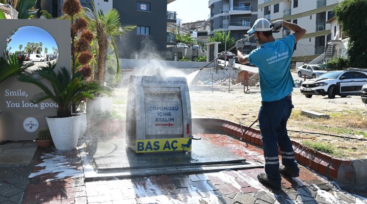 Kuşadası'nda detaylı temizlik çalışmaları tam gaz!