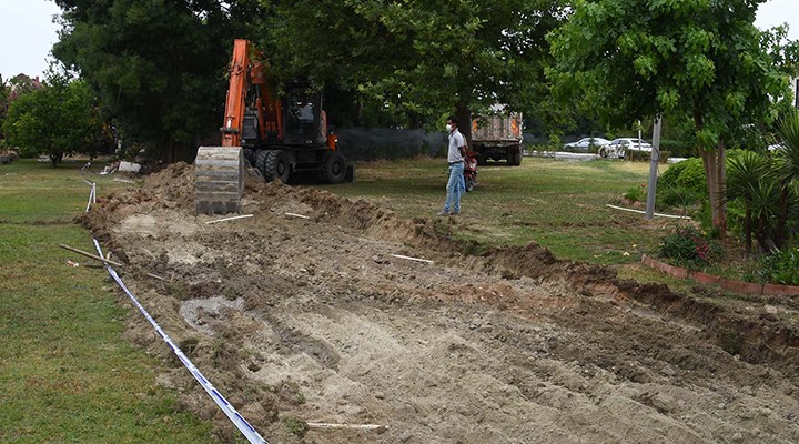 Kuşadası'nda işgal edilen kamu arazisi yol oluyor