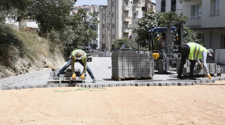 Kuşadası'nda yol çalışmaları tam gaz!