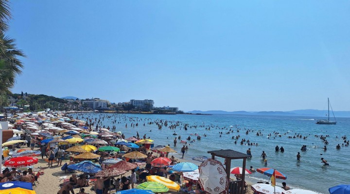 Kuşadası'ndaki plajlar doldu taştı!