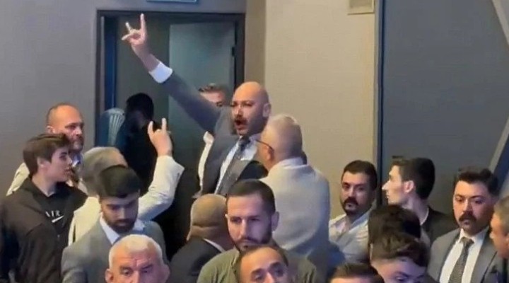 MHP'li meclis üyesi CHP'li üyeye kafa attı!