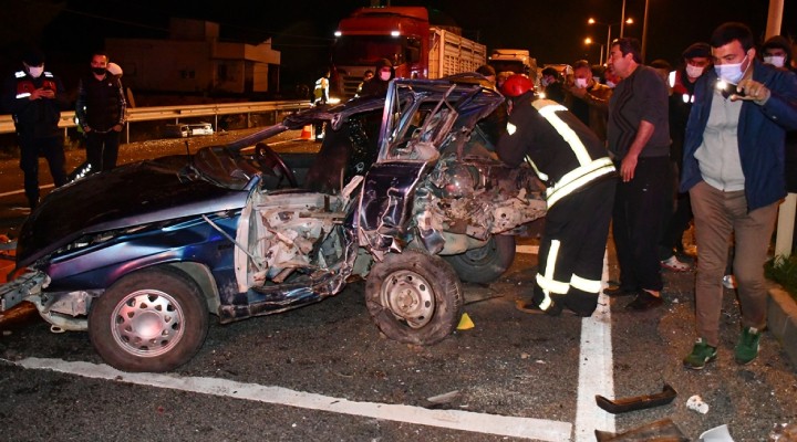 Manisa'da korkunç kaza: 2 ölü, 4 yaralı!