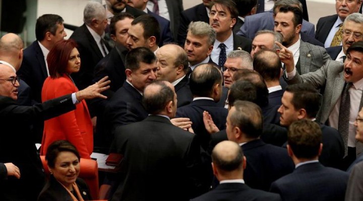 Meclis'te ‘FETÖ'nün siyasi ayağı' kavgası!