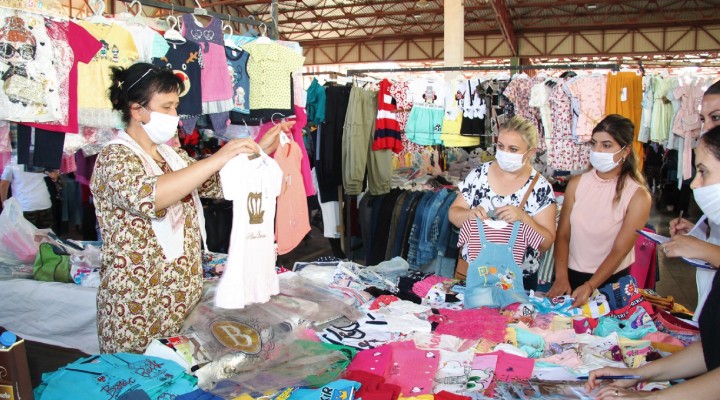 Menderes'te çocuklar için giysi kampanyası