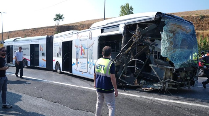 Metrobüs kazası: Ölü ve yaralılar var!