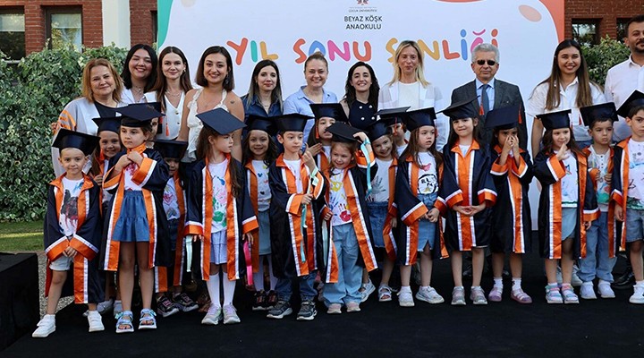Minik Ekonomililer'in 'mezuniyet' heyecanı
