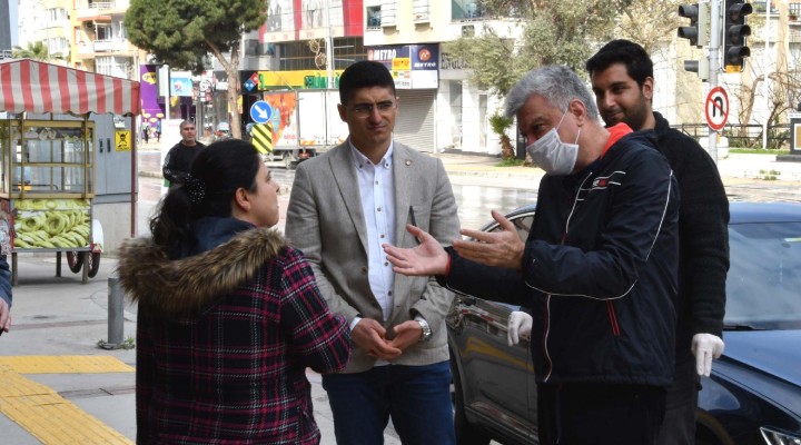 Narlıdere'de esnafa gıda kolisi