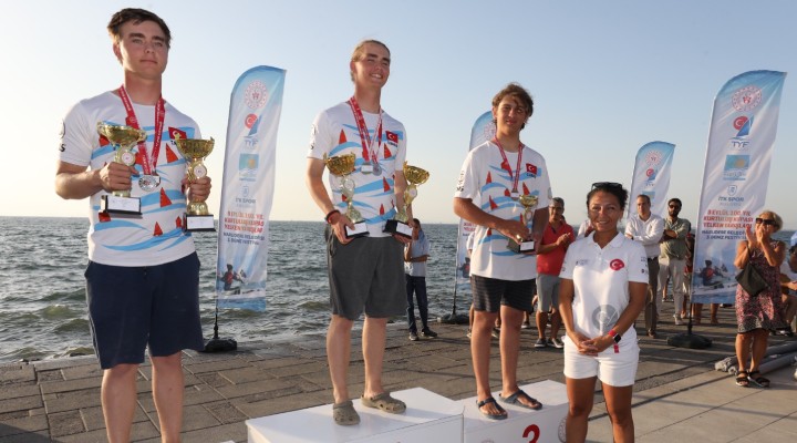 Narlıdere'de yelken yarışları rekor katılımla tamamlandı!