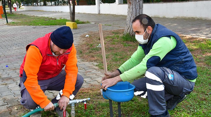 Narlıdere'de can dostlar için su kabı