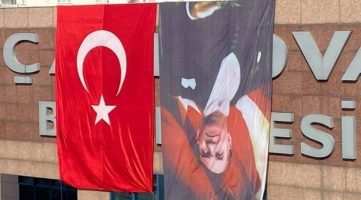 O belediye, Atatürk'ün resmini ters astı