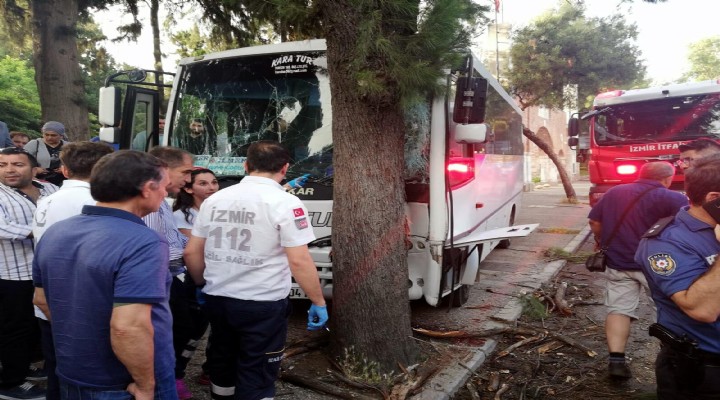 Öğrenci servisi kaza yaptı: 17 yaralı