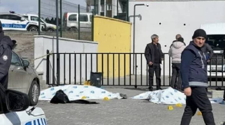 Okul önünde dehşet! Çocuklarını alacakken katledildi