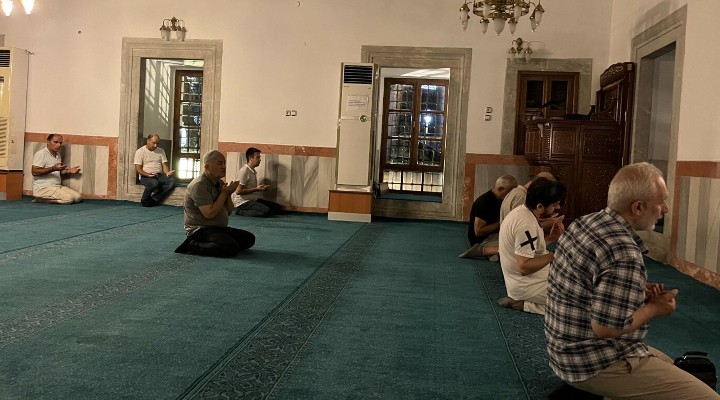 Orman yangınlarının sona ermesi için camide dua ettiler!