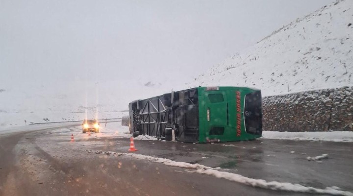 Otobüs devrildi: Ölü ve yaralılar var!