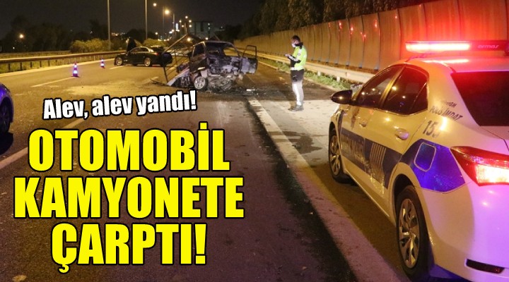 Otomobil kamyonete çarptı:2 yaralı!