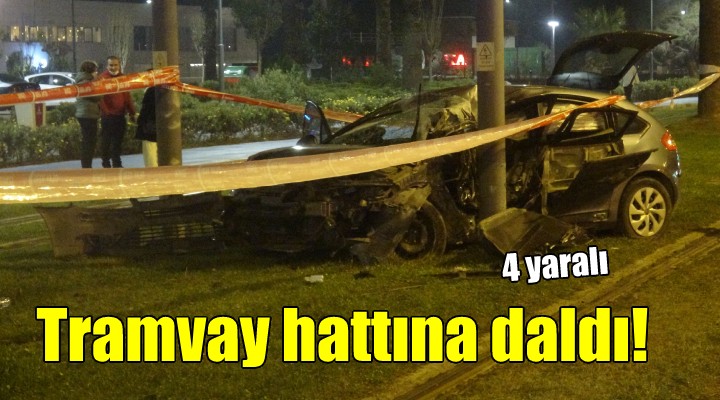 Otomobil tramvay hattına daldı: 4 yaralı