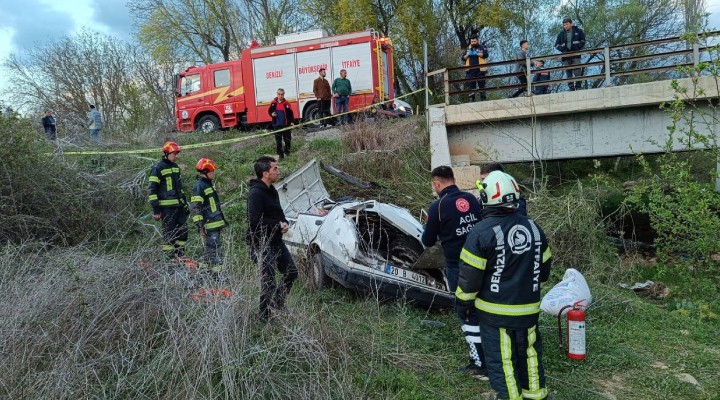 Otomobille motosiklet çarpıştı: 3 ölü!