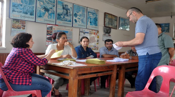 Oylar eşit çıktı, kazananı kura belirledi