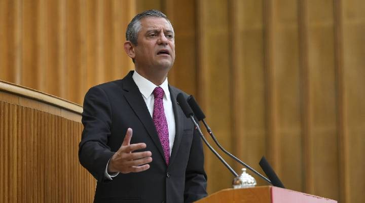 Özel'den partisine ve belediyelere düzenlenen operasyonlara tepki: Ekrem Başkana attığı iftiralardan birini ispatlayamadı!
