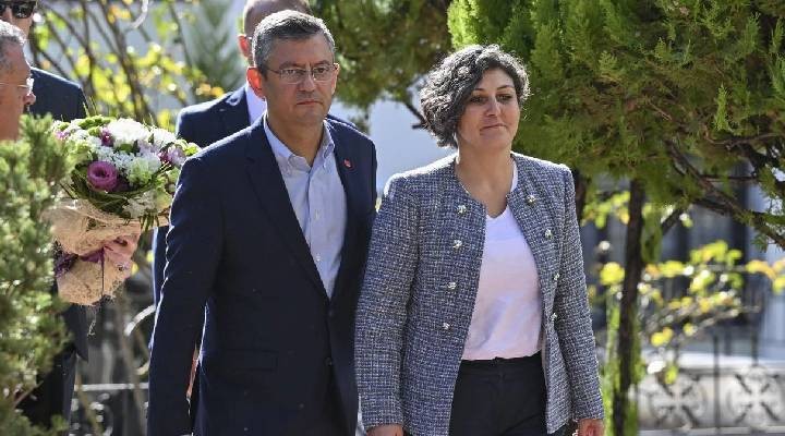 Özel, eşinin emekli maaşını açıkladı, 'şükür' diyen esnafa sitem etti