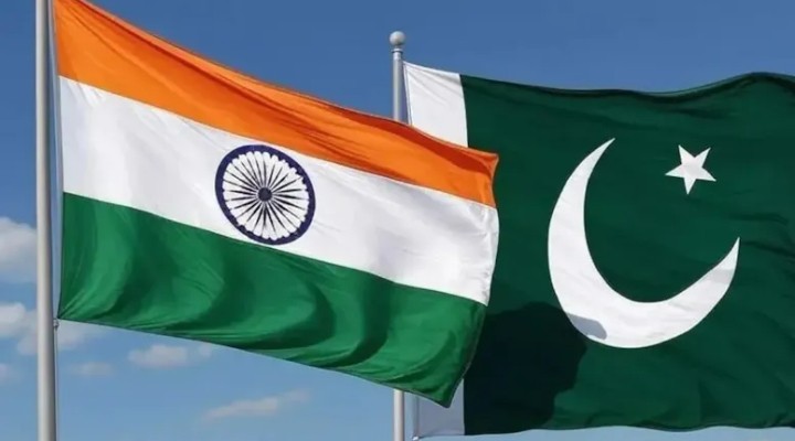 Pakistan, bombalı saldırıya ilişkin Hindistan'ı suçladı
