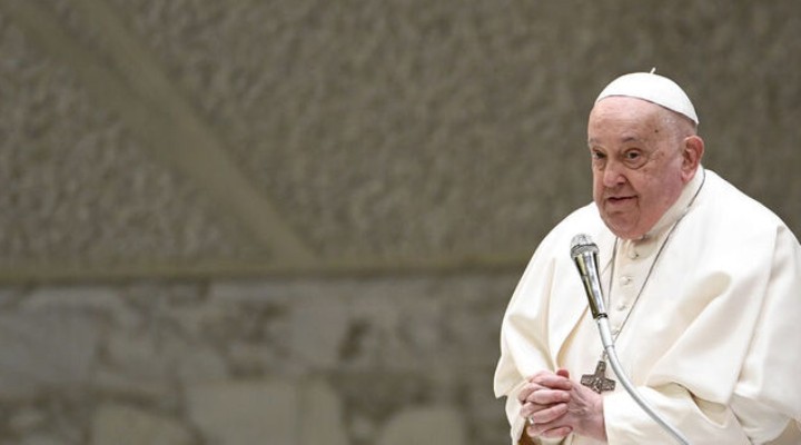 Papa Franciscus rahatsızlığı sebebiyle konuşmasını yine yapamadı