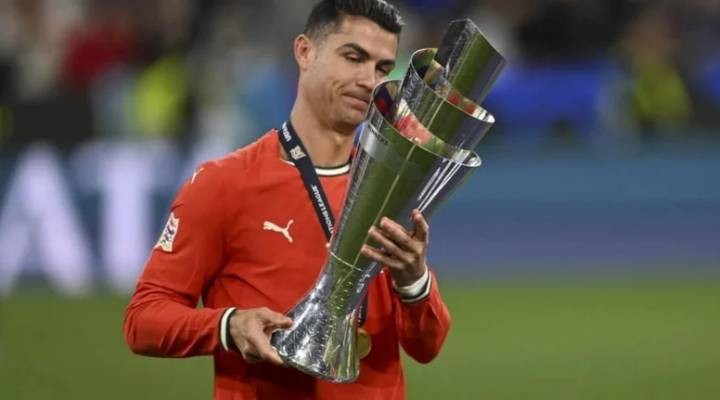 Ronaldo hangi takımda forma giyeceğini açıkladı
