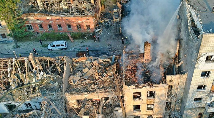 Rusya, Lviv'i vurdu: 7 ölü, 42 yaralı!