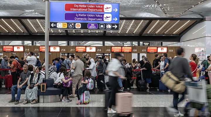 Sabiha Gökçen Havalimanı'nda yolcular birbirine girdi: Pilot polis çağırdı