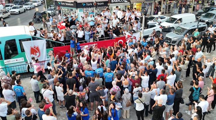 Şampiyon şehir turu attı