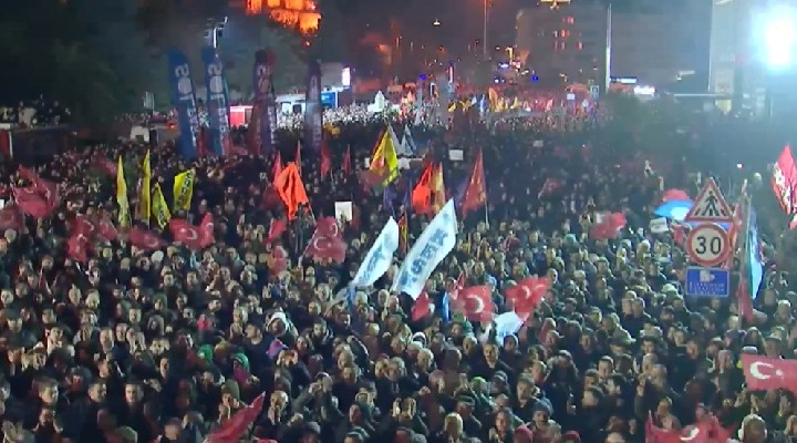 Saraçhane'de İmamoğlu protestosu...