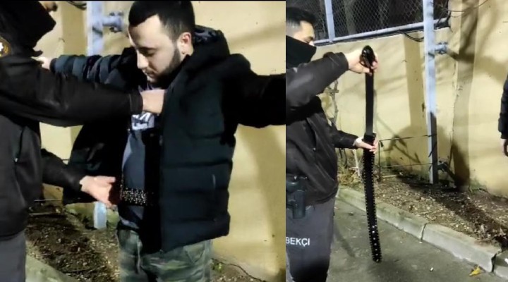 Suriye uyruklu kişinin kemerinden kılıç çıktı!