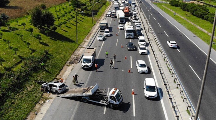 TEM Otoyolu'nda kaza: Trafik durma noktasına geldi