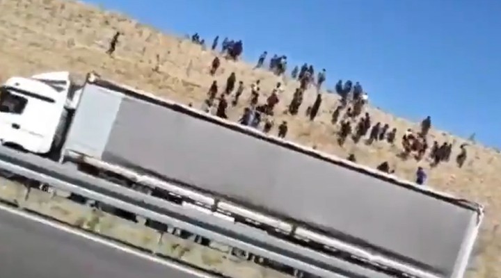 CHP'li Toprak: İran göç için yol açıyor!