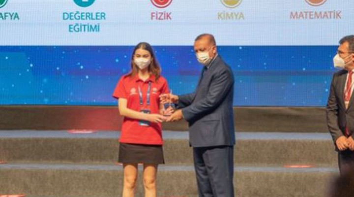 TÜBİTAK'ın en prestijli ödülü Çakabey Okulları'na...