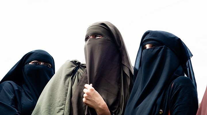 Taliban'dan kadınlara burka giyme zorunluluğu!