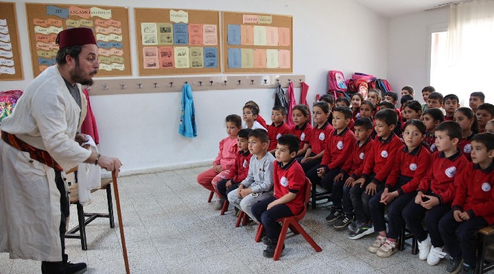 Tire Belediyesi'nden köy okullarına tiyatro desteği...