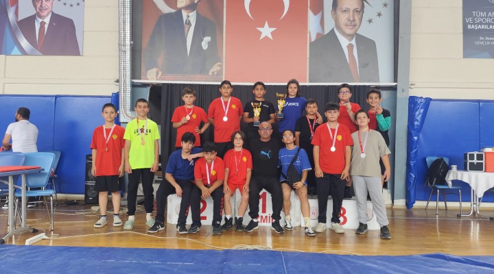 Tire Belediyespor Güreşçilerinden Büyük Başarı: Türkiye Şampiyonası Yolunda