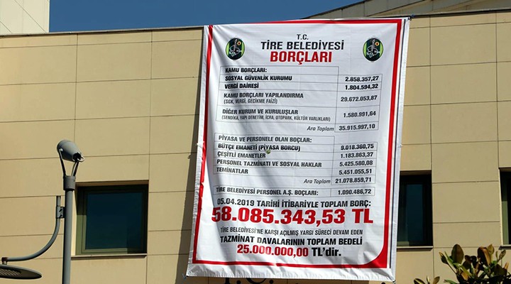 Tire'de borçlar afişe edildi