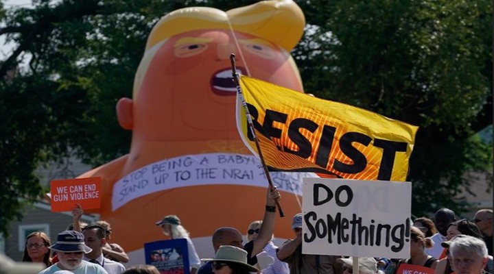 Trump'a protesto... Bebek gibi davranmaktan vazgeç!
