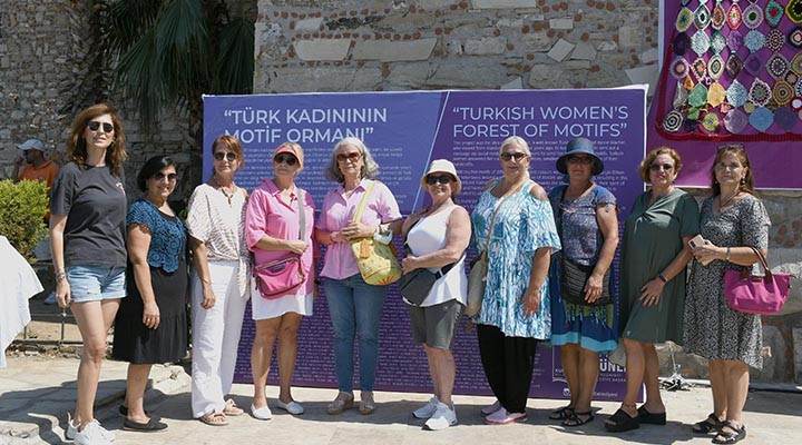 Türk kadınlarının motifleri Tarihi Kervansaray'ın duvarını süsledi!